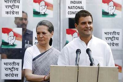 Sonia, Rahul move SC to challenge summons in National Herald case