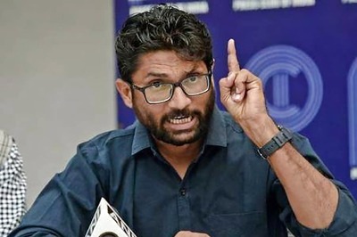 Dalit Leader Jignesh Mevani's Convoy Attacked in Gujarat, Blames BJP