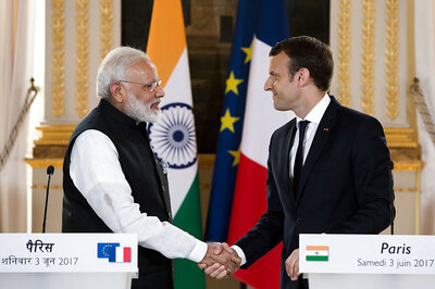 PM Modi, French President Macron Discuss Ways to Deepen Strategic Partnership