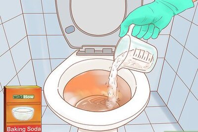 How to Unclog a Toilet with Baking Soda