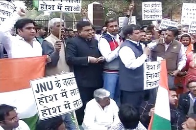 Top UK varsities condemn police action in JNU