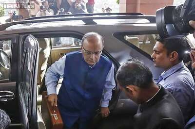 Arun Jaitley tutors BJP spokespersons on Union Budget 2015