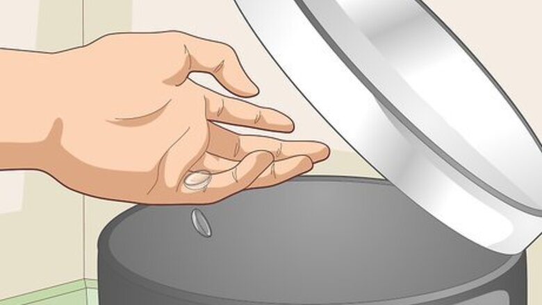 How to Store Contact Lenses Without a Case