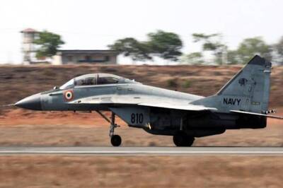 One Pilot Missing, Another Rescued After MiG-29K Trainer Aircraft Crashes into Sea