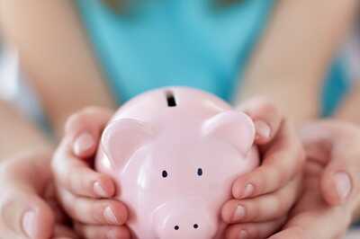 From Pocket Money to Tap and Pay – How Personal Finance Models Have Evolved for Kids this Year