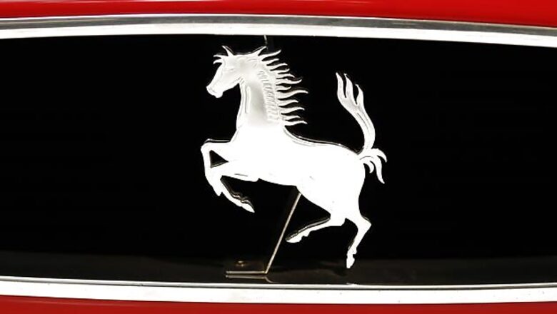 UK: Ferrari in world's most expensive car crash