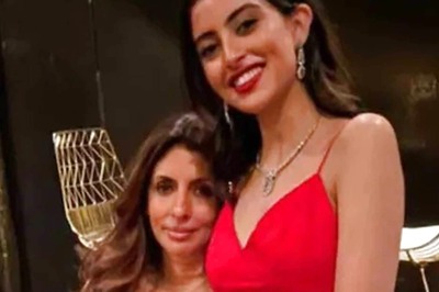 Navya Naveli Nanda Sends Temperatures Soaring in Red Hot Strapless Gown With Sexy High-slit; See Pic