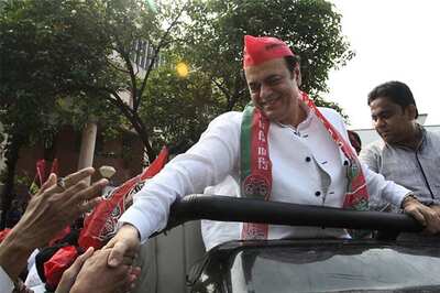 SP's Abu Azmi Lashes Out at Amar Singh, Blames him For Crisis in Party