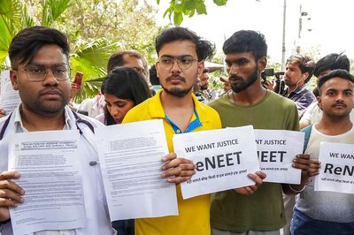 CBI Arrests NEET-UG Paper Leak 'Mastermind’, 2 MBBS Students Who Acted As 'Solvers'